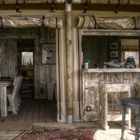 Domaine Des Z'ailes Penzion Saint-Florent-des-Bois